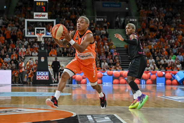 以强悍的团 以强悍的团