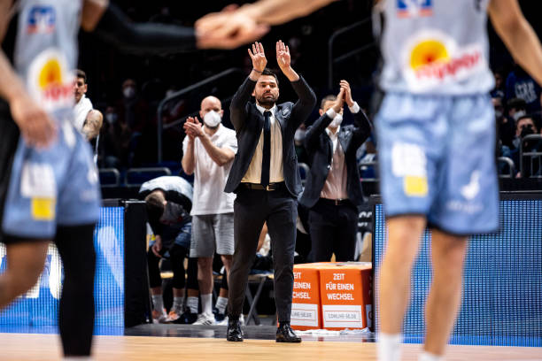 斯爆冷击败 斯爆冷击败