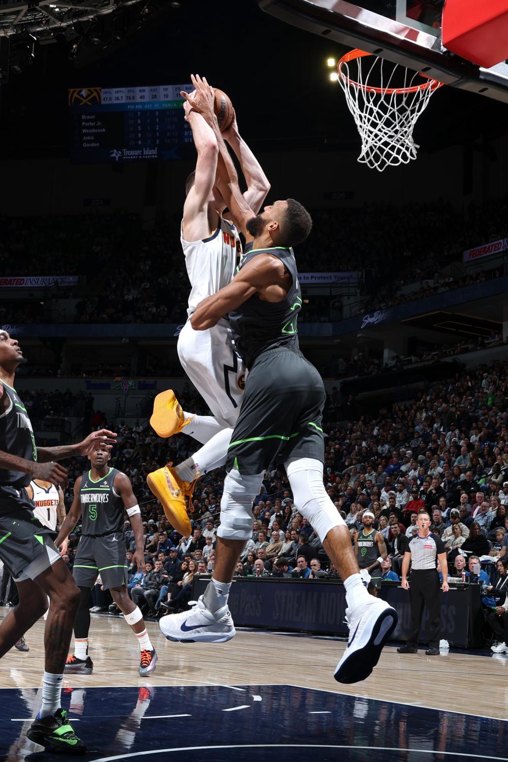 足球不仅仅 足球不仅仅