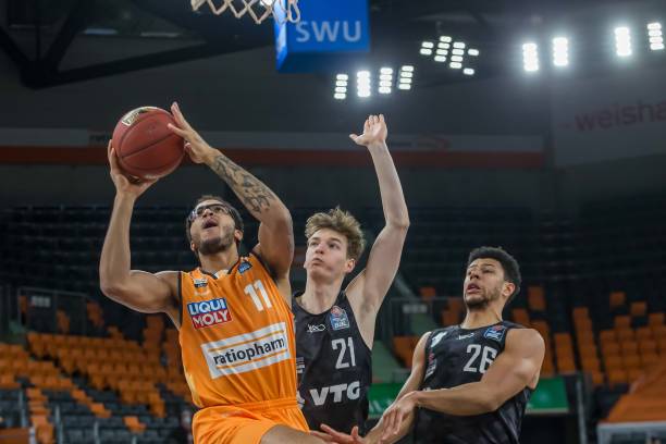 当聚光灯扫 当聚光灯扫